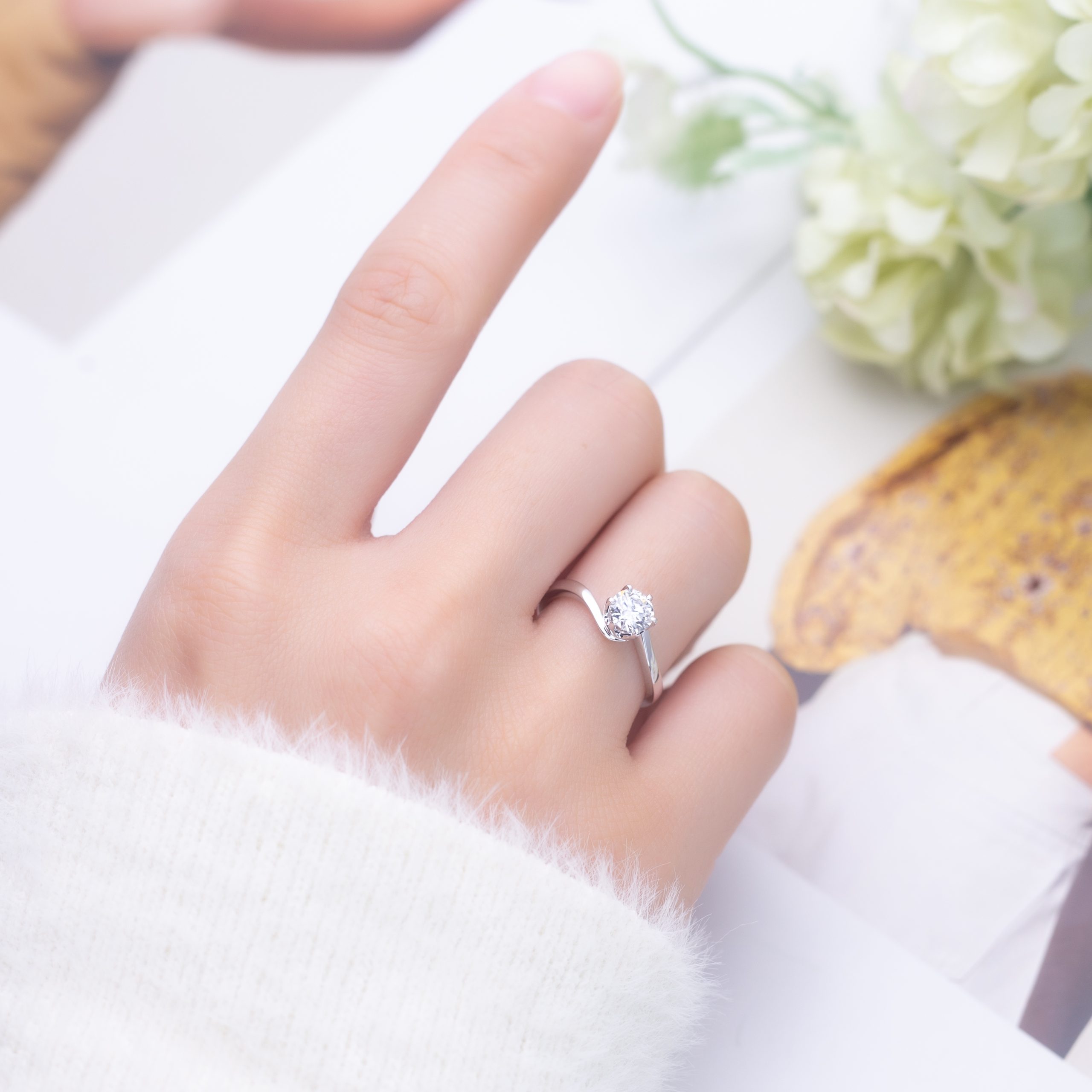 Sweeping Diamond Solitaire Ring in 9K White Gold — 1ct — product view